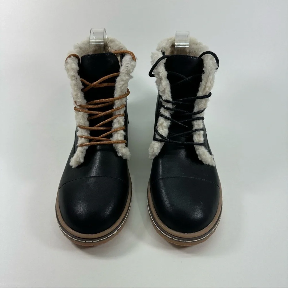 NWOT Hoo Aubrey’s Faux Fur Lace Boots Kids Size 5 Black